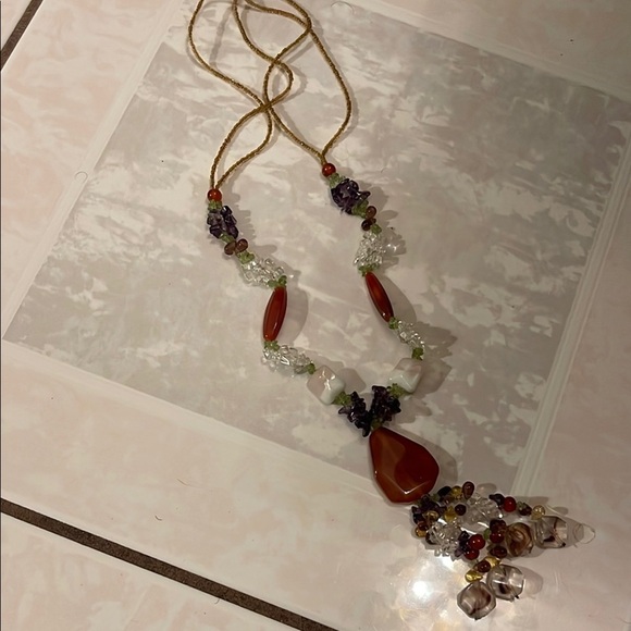 Elegant Multicolor Beaded Necklace - Picture 3 of 4